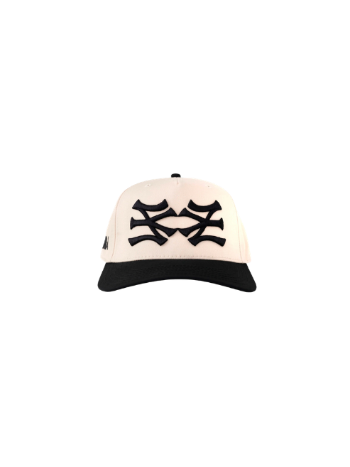 Cap oMA Studios NY NY Curved Brim "White Black"